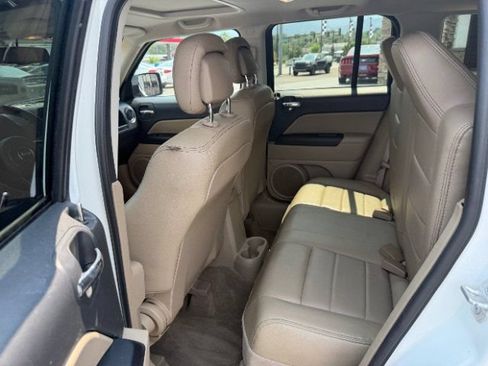 Used 2016 Jeep Patriot High Altitude AWD/4WD image 22