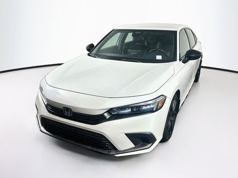Used 2023 Honda Civic Sport image 3