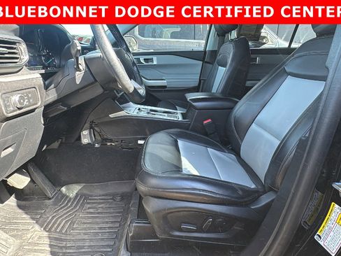 Used 2022 Ford Explorer XLT w/ Equipment Group 202A image 7