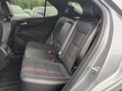 Used 2023 Chevrolet Equinox RS FWD image 34