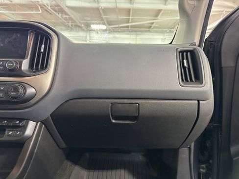 Used 2017 Chevrolet Colorado Z71 image 38