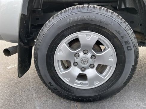 Used 2015 Toyota Tacoma 4x4 Double Cab w/ SR5 Package image 9