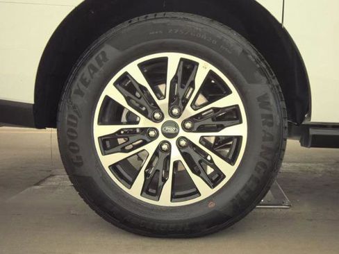 Used 2025 Ford Expedition Max Platinum image 8