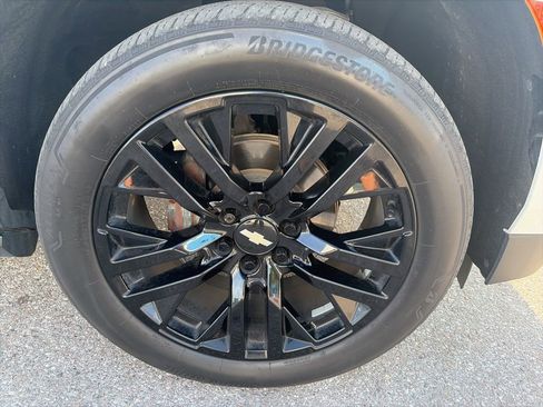 Used 2023 Chevrolet Tahoe Premier image 9