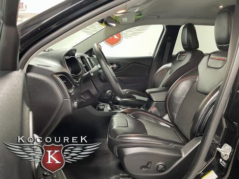 Used 2022 Jeep Cherokee Trailhawk w/ Trailer Tow Group AWD/4WD image 11