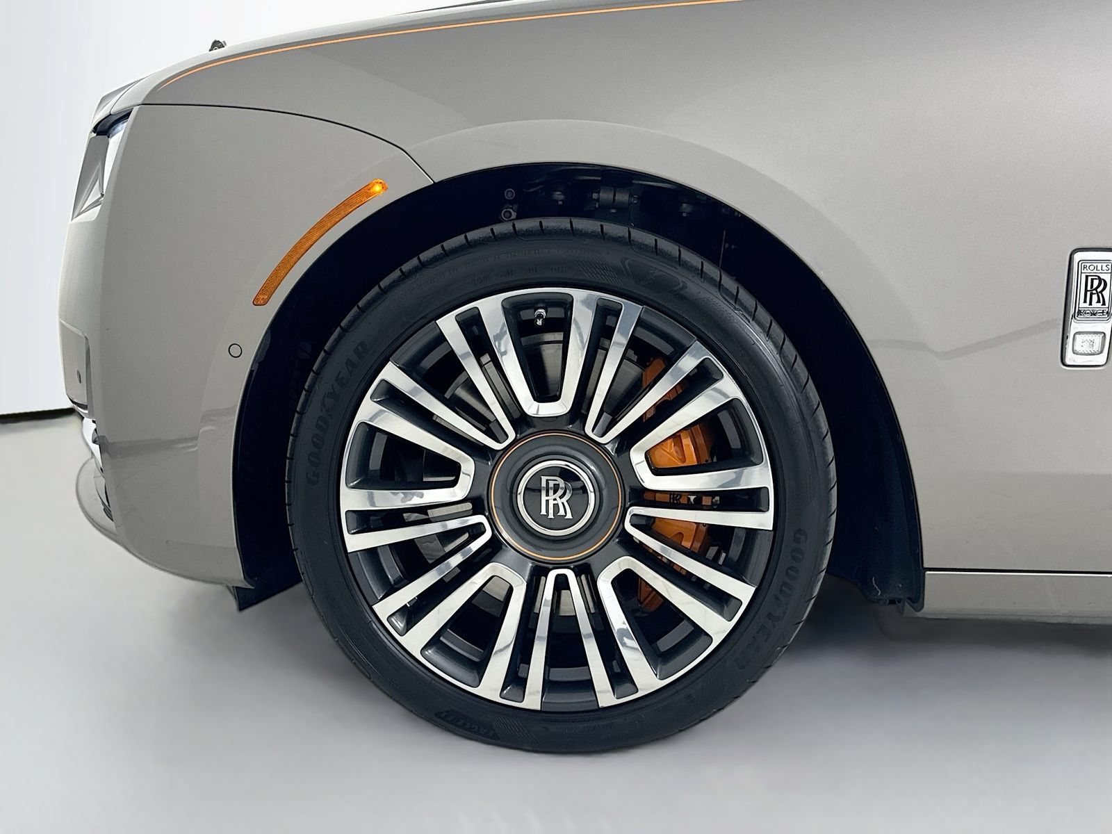 Certified 2025 Rolls-Royce Ghost AWD/4WD image 9