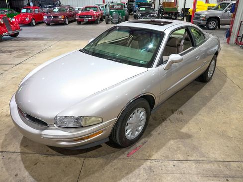 Used 1996 Buick Riviera Supercharged Coupe FWD image 15