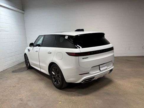 New 2025 Land Rover Range Rover Sport Dynamic SE image 9