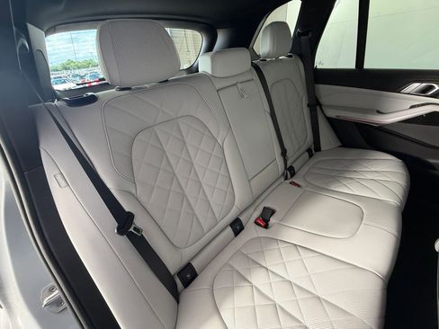 Certified 2025 BMW X5 xDrive50e w/ M Sport Package AWD/4WD image 33
