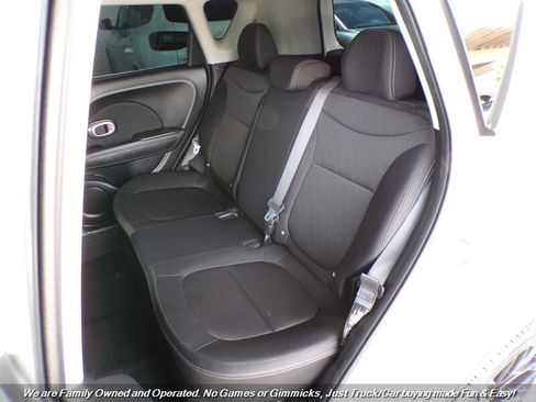 Used 2015 Kia Soul FWD image 19