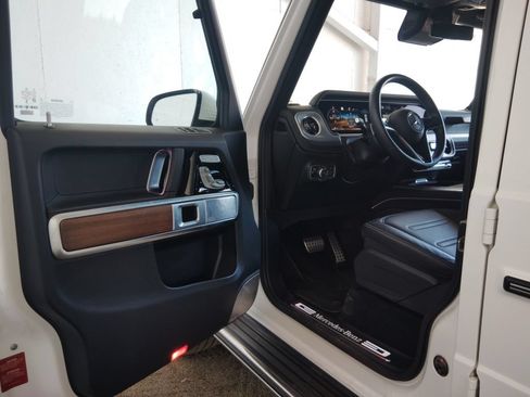 Used 2025 Mercedes-Benz G 550 image 29