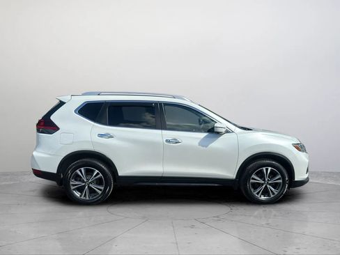 Used 2019 Nissan Rogue SV w/ Premium Package AWD/4WD image 12