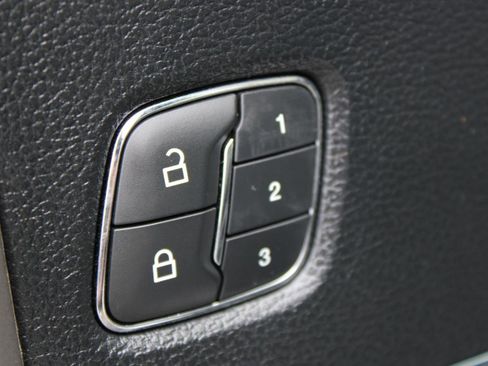 Used 2020 Ford F150 Lariat w/ Equipment Group 502A Luxury image 17