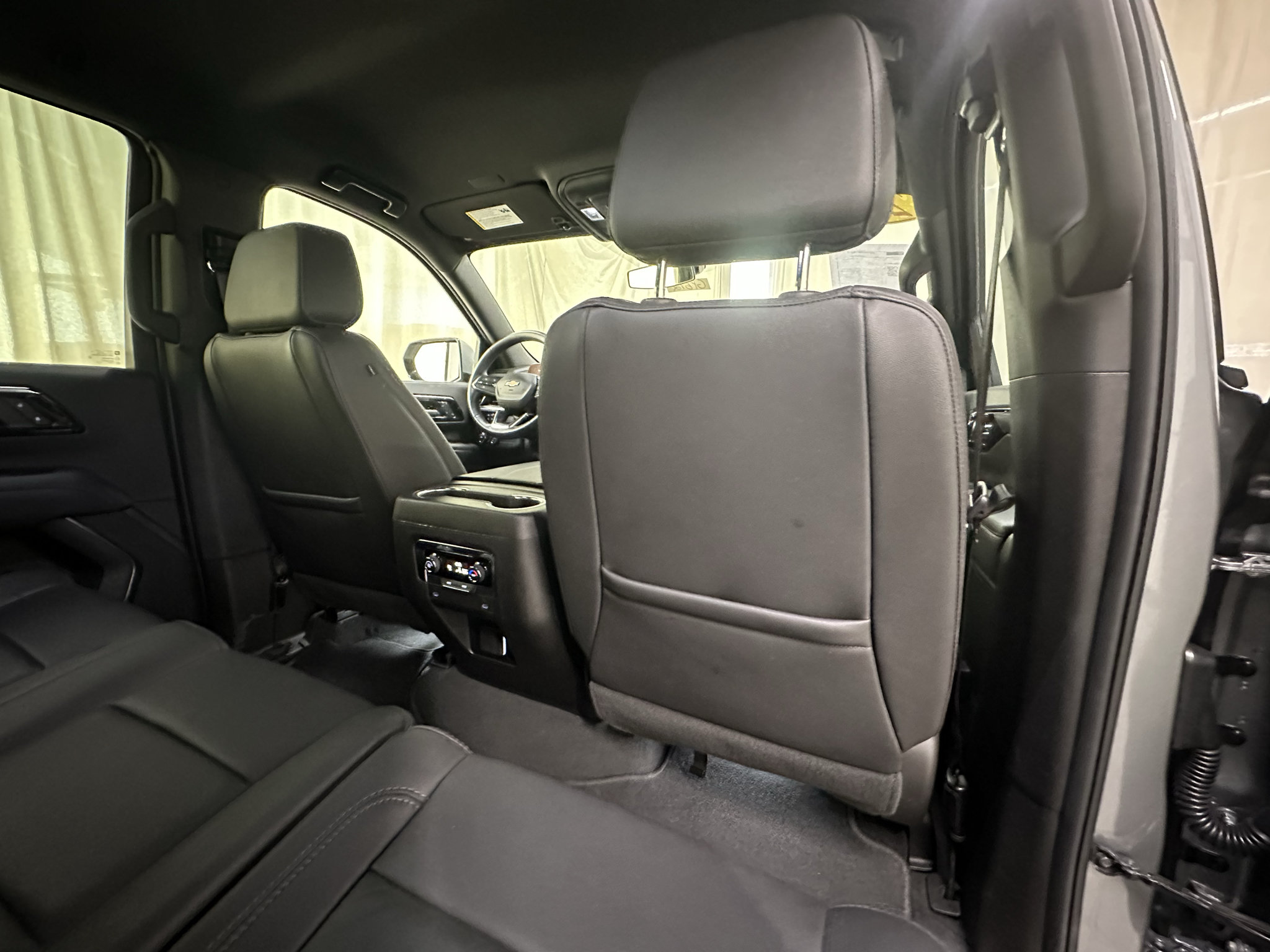 Used 2025 Chevrolet Tahoe LT AWD/4WD image 19