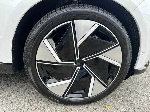 New 2025 Volvo EX90 Ultra image 9