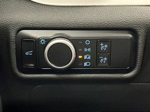 Used 2024 Ford Explorer XLT AWD/4WD image 31
