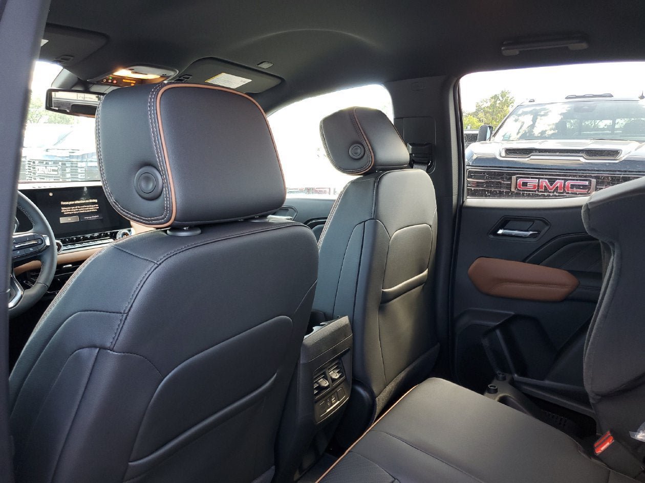 New 2026 GMC Canyon AT4 w/ AT4 Premium Package AWD/4WD image 10