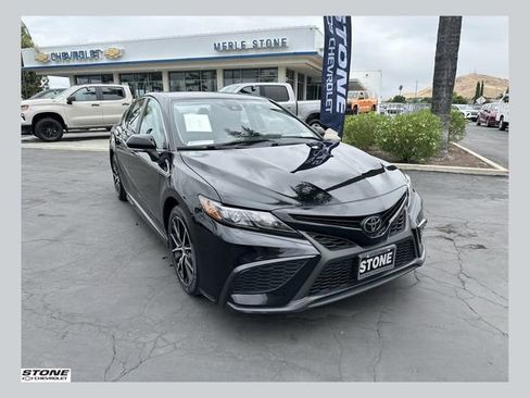 Used 2024 Toyota Camry SE FWD image 1