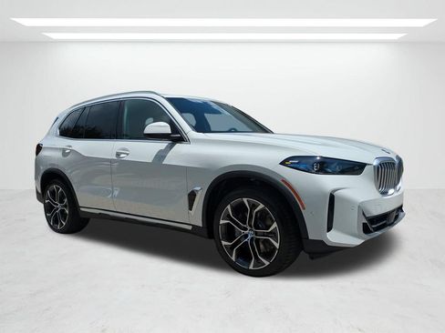 New 2026 BMW X5 xDrive40i w/ Premium Package AWD/4WD image 2