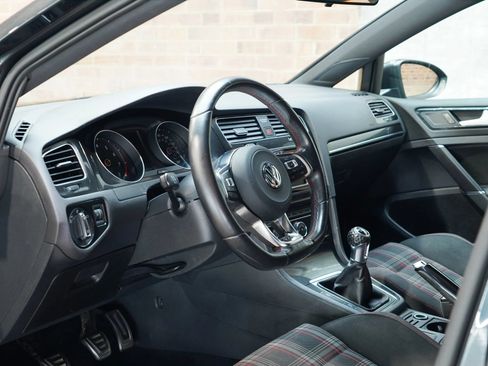 Used 2017 Volkswagen GTI S FWD image 33