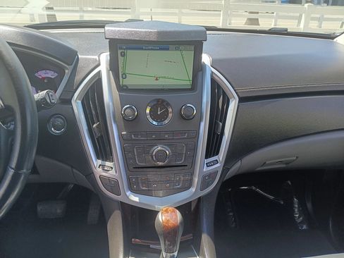 Used 2010 Cadillac SRX Luxury FWD image 18