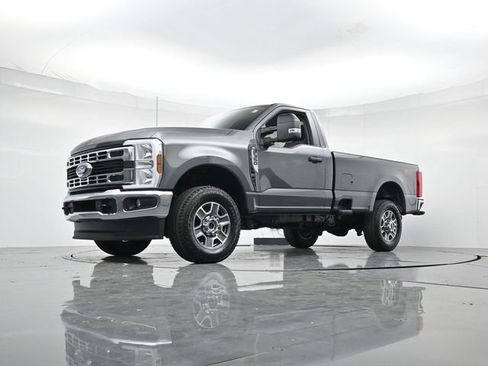 Used 2025 Ford F350 XLT w/ FX4 Off-Road Package AWD/4WD image 31