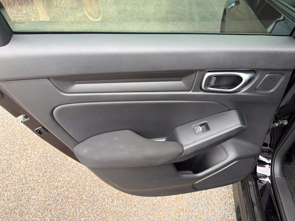 Used 2025 Honda Civic Sport image 14