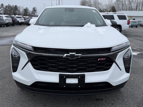 Used 2024 Chevrolet Trax RS w/ Driver Confidence Package image 2