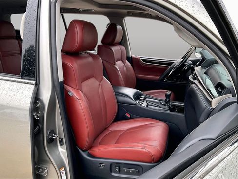 Used 2019 Lexus LX 570 4WD w/ Luxury Package image 8