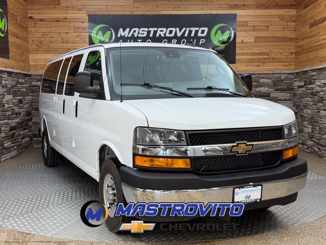 Used 2025 Chevrolet Express 3500 LT w/ LT Preferred Equipment Group RWD image 1