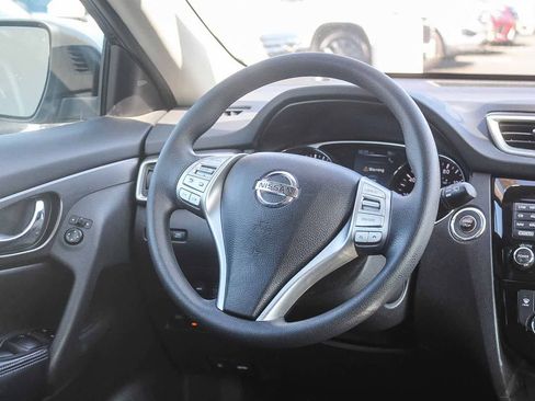 Used 2016 Nissan Rogue SV w/ SV Premium Package image 21