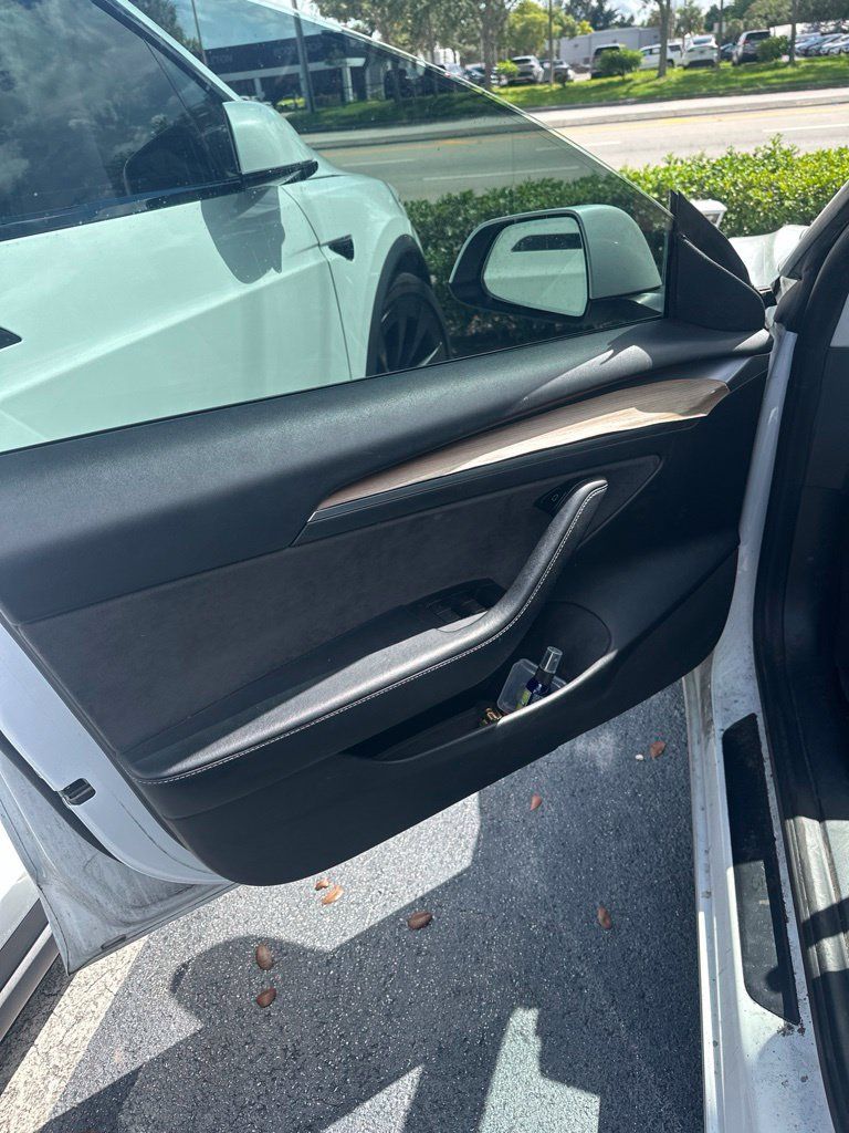 Used 2021 Tesla Model 3 Standard Range Plus RWD image 7
