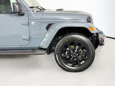 Used 2024 Jeep Wrangler Unlimited Sahara AWD/4WD image 44