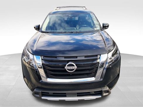 New 2025 Nissan Pathfinder SL w/ SL Premium Package image 9