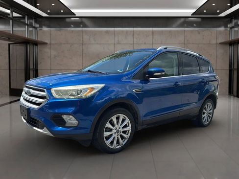 Used 2017 Ford Escape Titanium image 1