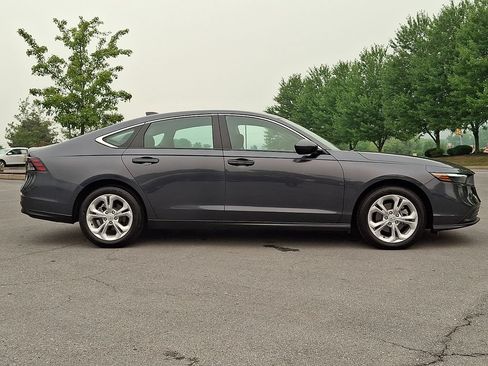 Used 2025 Honda Accord LX image 10
