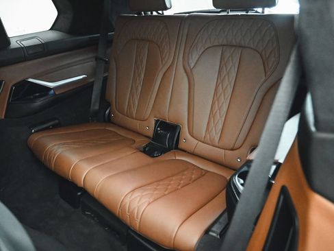 Used 2023 BMW X7 xDrive40i w/ Executive Package AWD/4WD image 39