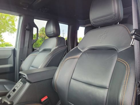 Used 2023 Ford Bronco Badlands w/ Sasquatch Package AWD/4WD image 25