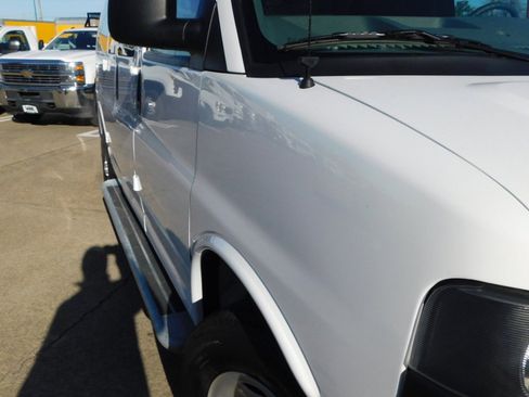 Used 2024 GMC Savana 2500 w/ Driver Convenience Package image 6