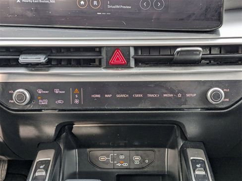 Used 2024 Kia Sorento S image 26