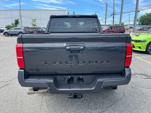 Used 2024 Toyota Tacoma 4x4 Double Cab image 4