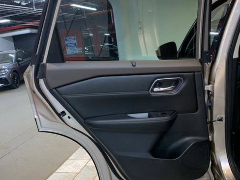 Used 2021 Nissan Rogue Platinum image 38