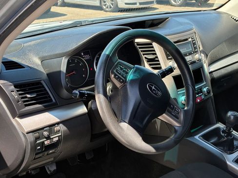 Used 2013 Subaru Outback 2.5i AWD/4WD image 17