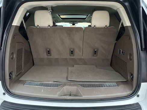 Used 2021 GMC Yukon Denali w/ Denali Premium Package image 8