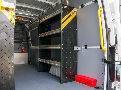 Used 2024 Mercedes-Benz eSprinter 170 Cargo image 30
