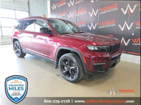 Used 2024 Jeep Grand Cherokee L Limited w/ Black Appearance Package AWD/4WD image 2