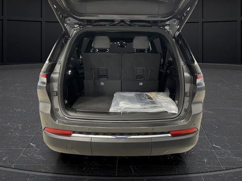New 2025 Jeep Grand Cherokee L Limited w/ Luxury Tech Group II image 15