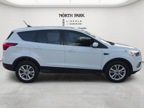 Used 2019 Ford Escape SE FWD image 6