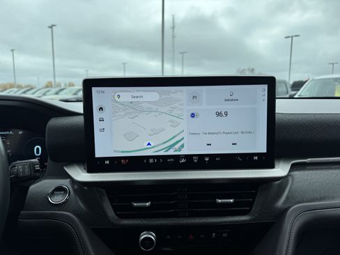 Certified 2025 Ford Explorer Platinum w/ LUX Leather Package image 10