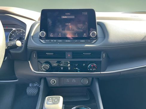Used 2022 Nissan Rogue S FWD image 16